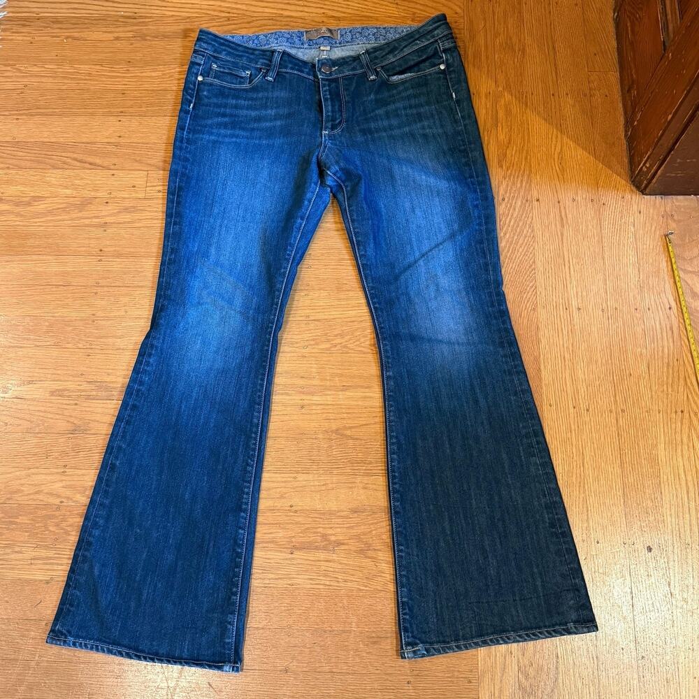 Paige Hollywood Hills Petite Bootcut Jeans Size 32 Medium Wash Premium Denim